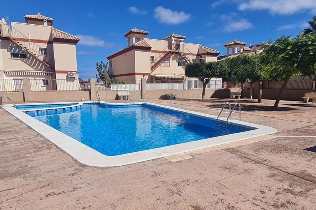 Agreable Appartement Avec Piscine Commune سان بيذرو ذيل بيناتا المظهر الخارجي الصورة
